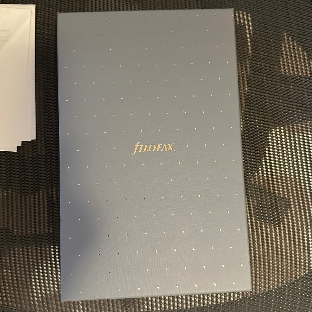 Filofax Malden Personal Compact Zip Leather Organizer - Picture 14 of 14